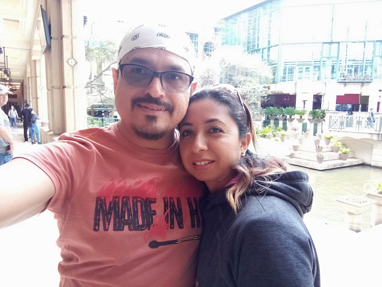 Clientes felices en la playa